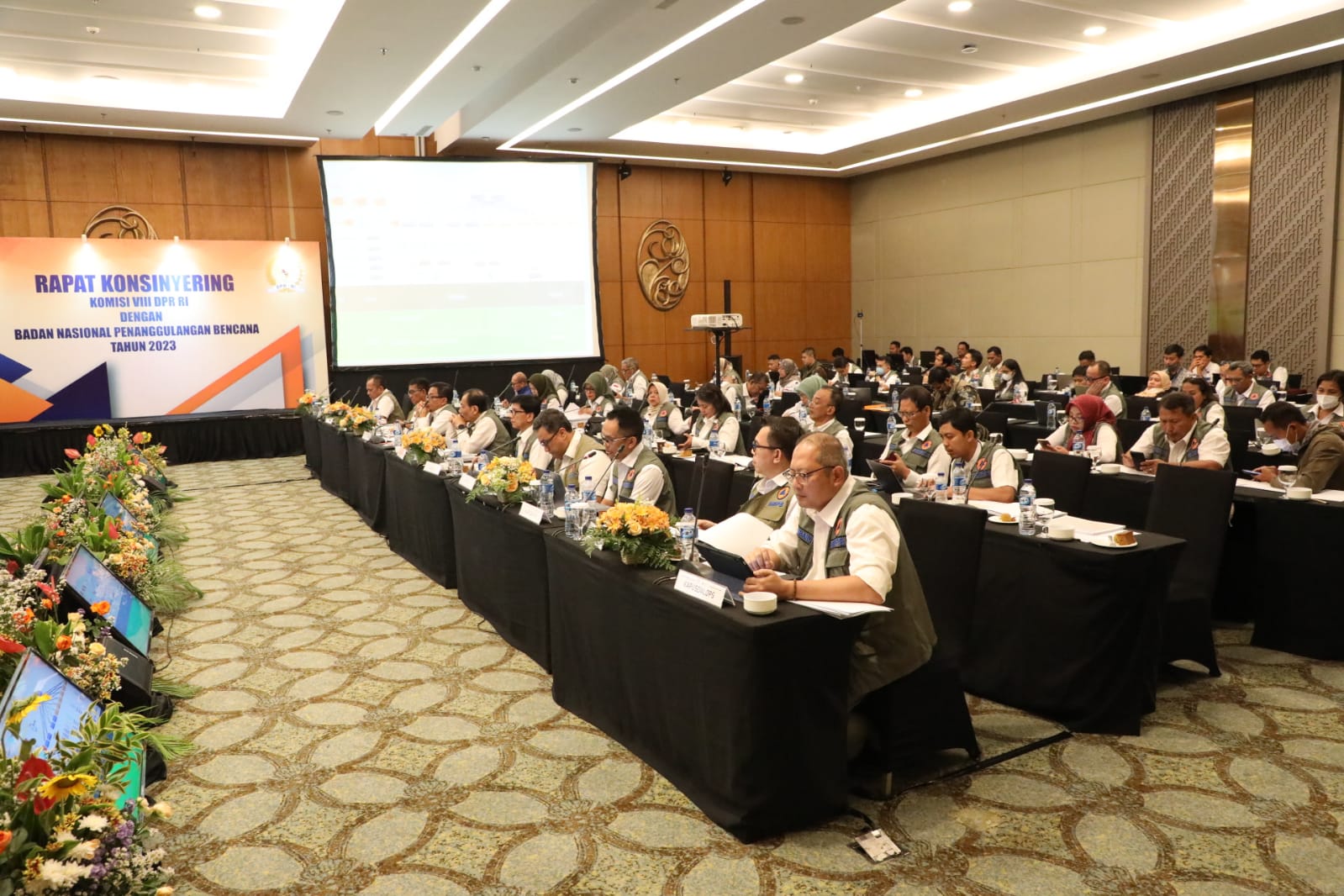 Suasana Rapat Konsiyering antara Badan Nasional Penanggulangan Bencana (BNPB) dengan Komisi VIII DPR RI yang dihelat di Tangerang Selatan, Banten pada Selasa (6/6). 
